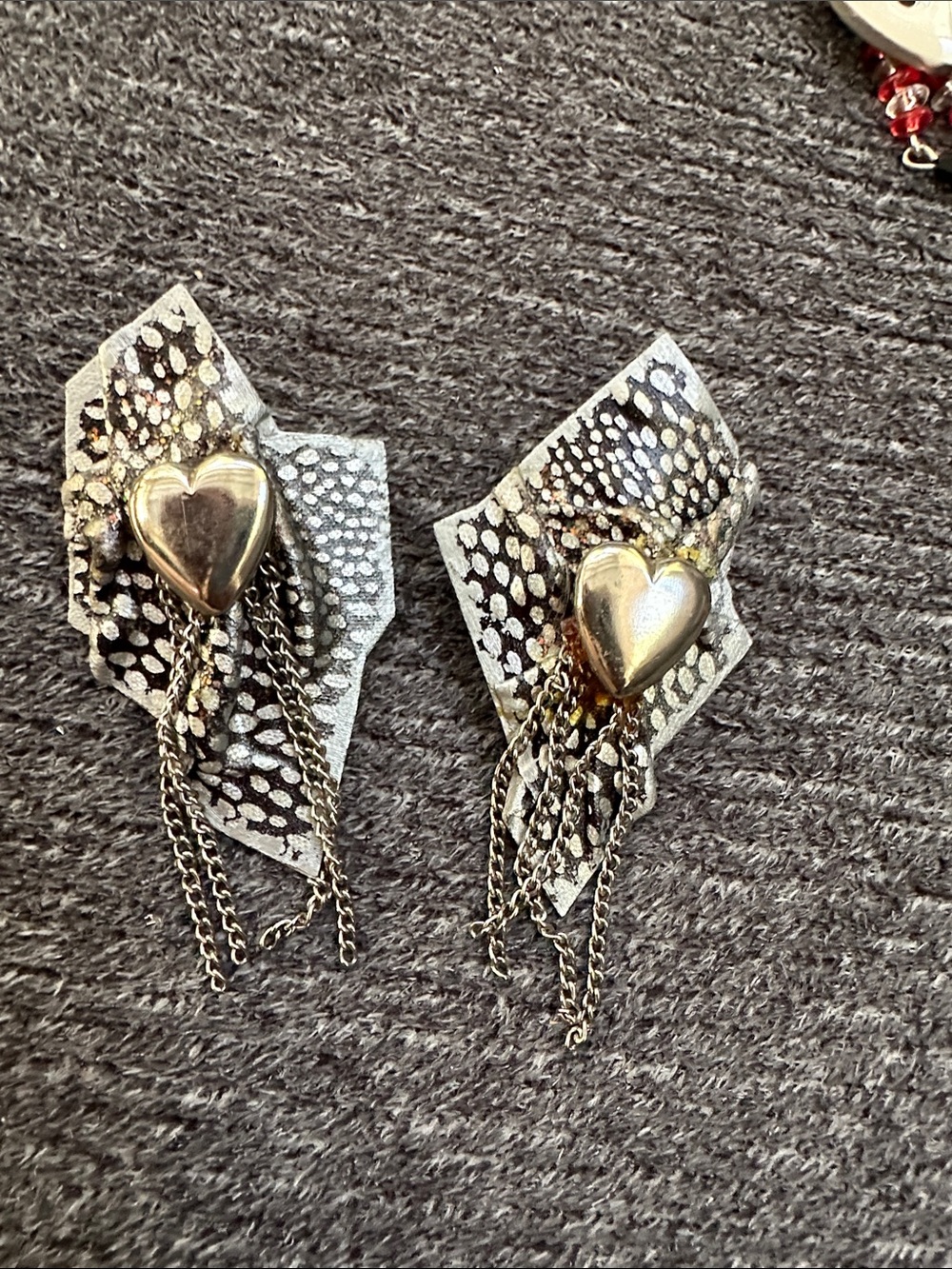 Vintage handcrafted 90s molded paper chain Silver Heart Earrings - Silver